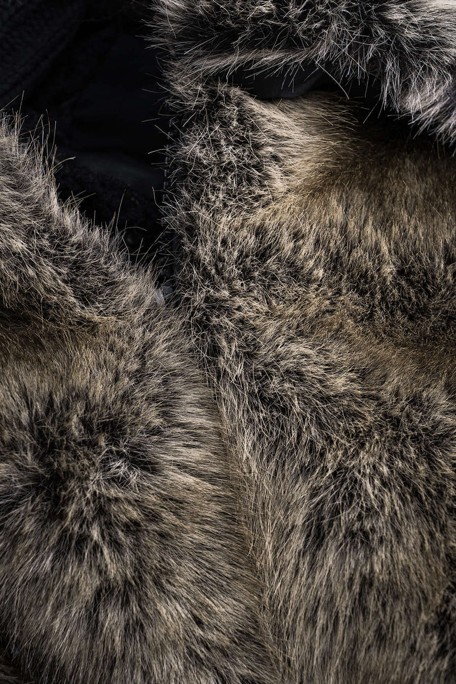 Pull Exclusif en Fourrure – Noir