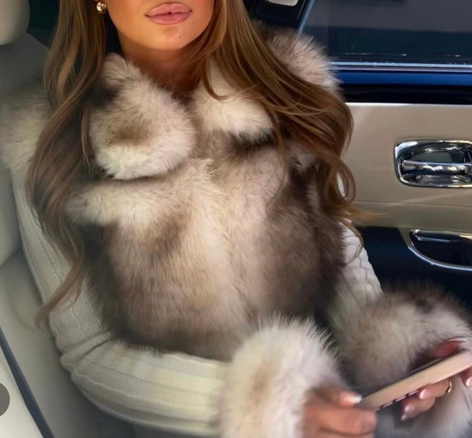 Pull Exclusif en Fourrure – Blanc